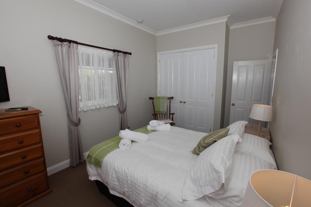 House On The Hill Bed And Breakfast Huonville Room photo