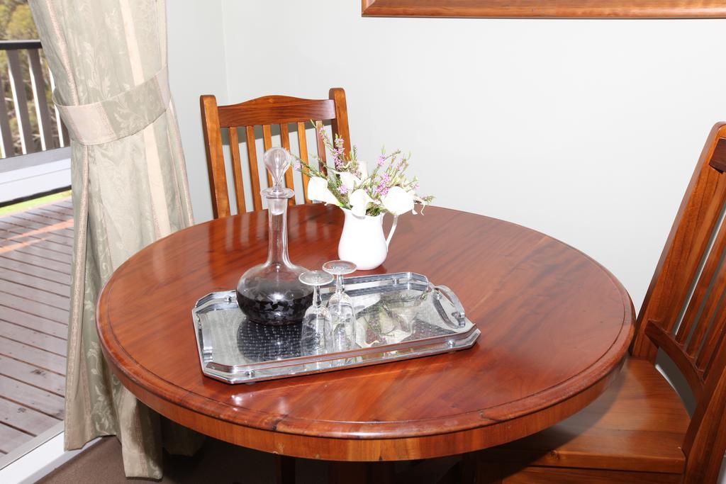 House On The Hill Bed And Breakfast Huonville Room photo