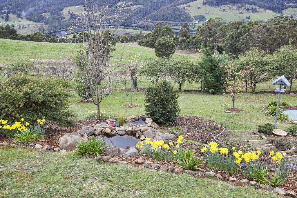 House On The Hill Bed And Breakfast Huonville Exterior photo