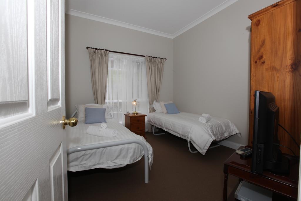 House On The Hill Bed And Breakfast Huonville Room photo