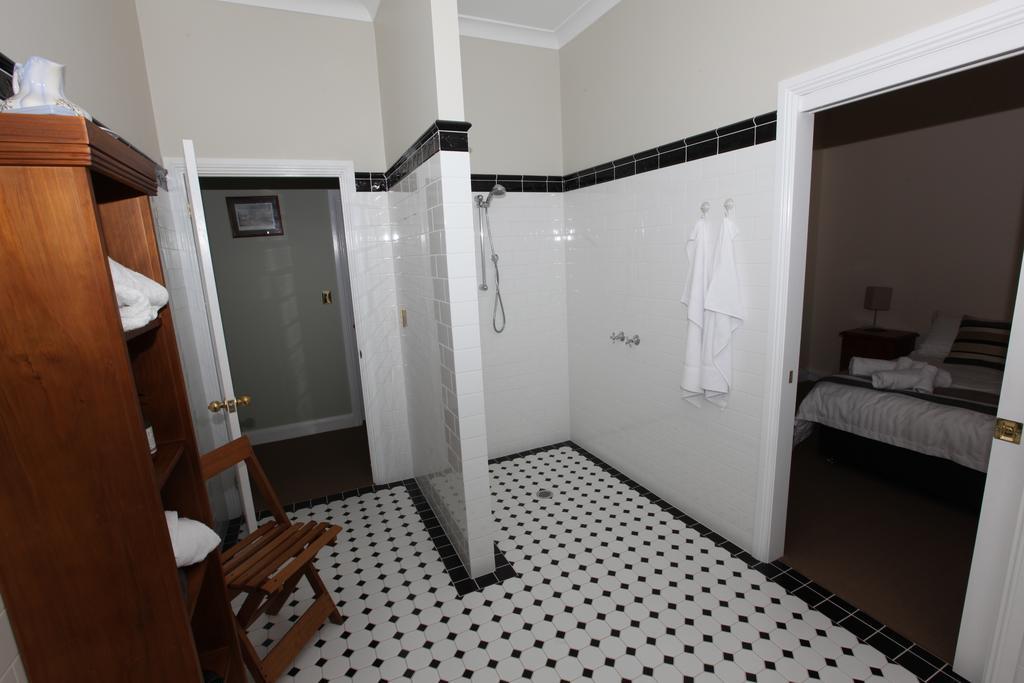 House On The Hill Bed And Breakfast Huonville Room photo